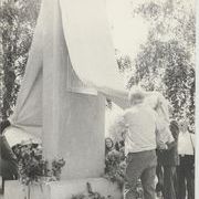 Момент открытия памятника на месте захоронения заключеных Томасинлага.jpg