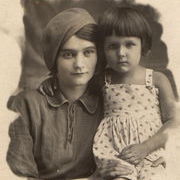 Голицына- Урусова с доч..jpg