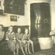 Мартьяновы Александр, Татьяна, Людмила и Ольга . Минусинск ок. 1954 г.jpg