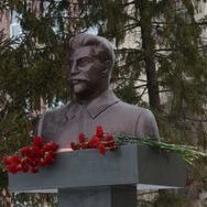 В Ростовской области поставили памятник Сталину
